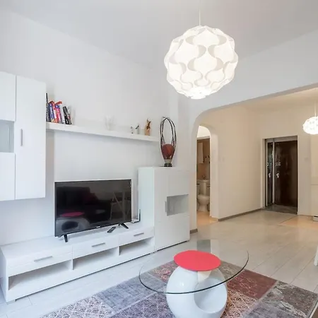 ✵your Perfect Place To On Vitosha Str Apt✵ Apartment